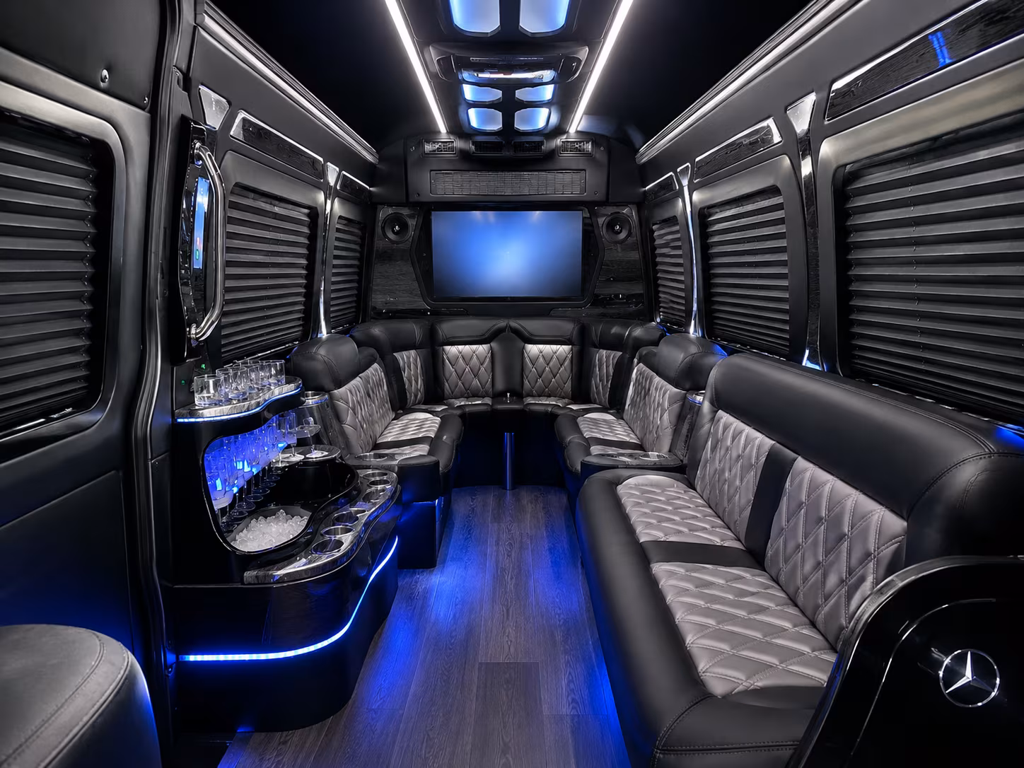 detroit auto show corporate shuttles between dearborn and detroit